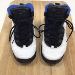 Air Jordan Sneakers - Youth